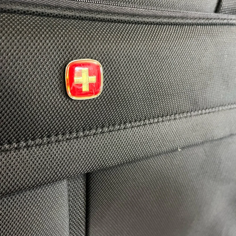 Swiss Alps Black Victorinox 24'x20 Travel Luggage Garment Bag Hanging Clothes